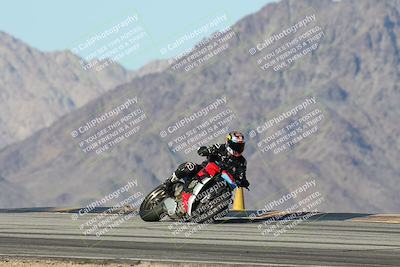 media/Dec-01-2025-Moto Forza (Mon) [[2daa91e15f]]/1-Advanced Group/Session 4 Turn 9/